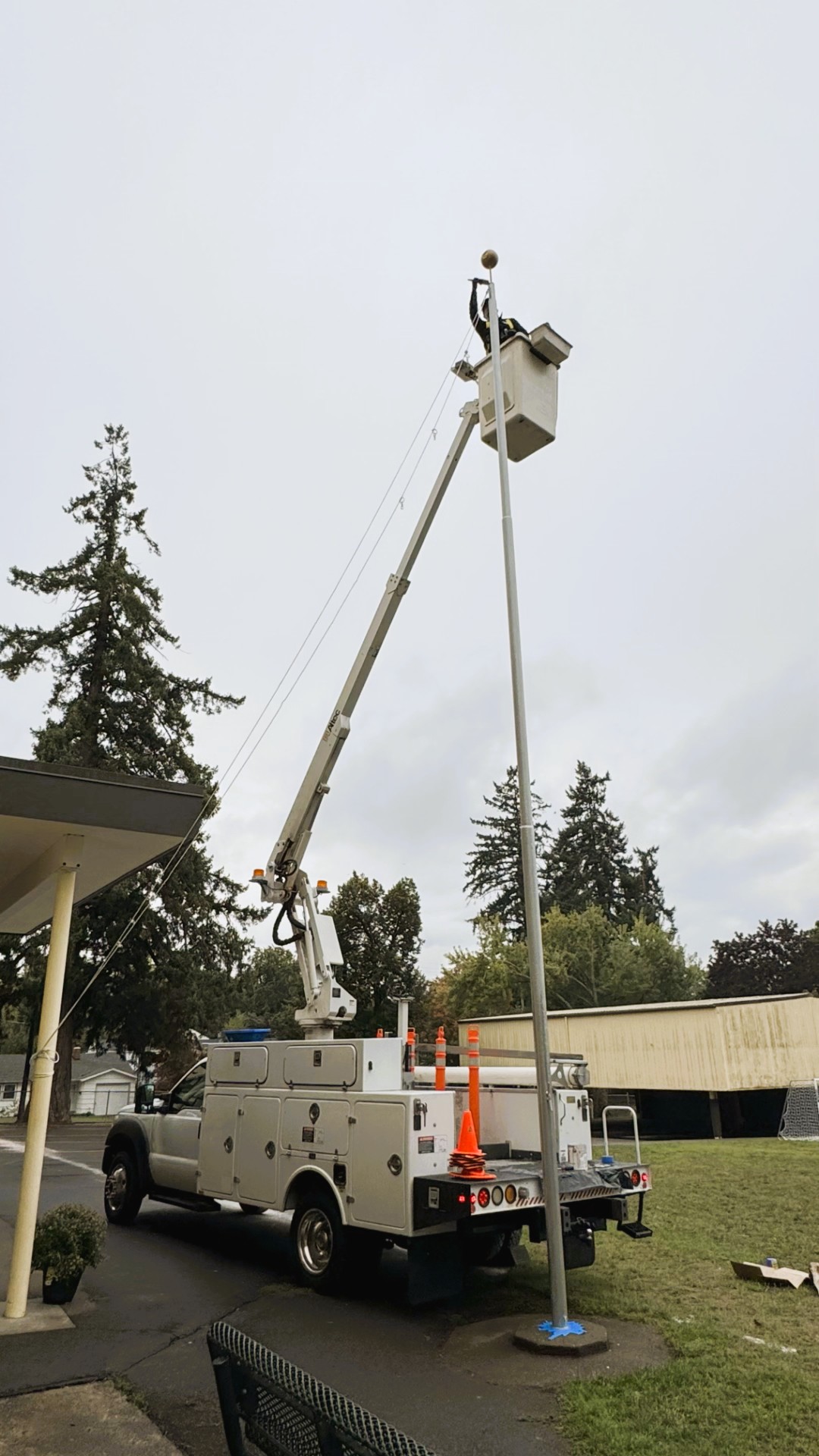 Oregon Flagpole Sales and Service - Oregon's Leading Flag & Pole Company 5